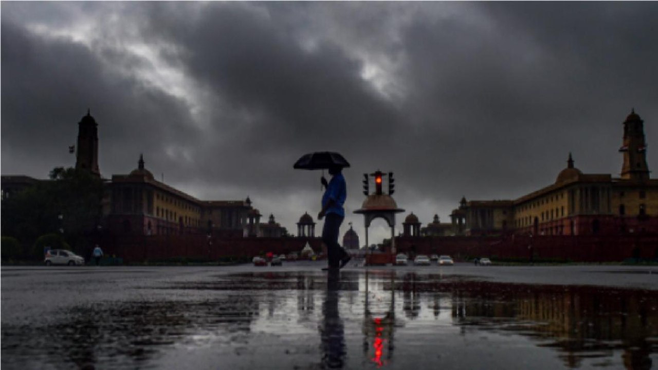 Weather Update: Delhi wakes up to rainfall