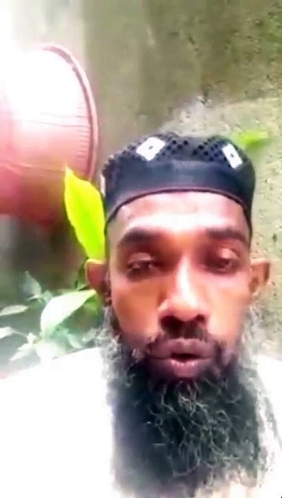 மாடறுப்பு குர்பான் சம்பந்தமாக இஸ்மாத் மவுலவி வெளியிட்டுள்ள அதிரடி வீடியோ.  சீறிப்பாயுமா வக்பு சபை?