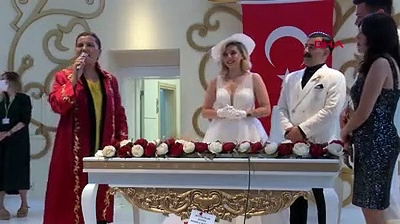Yasaklar bitti, rekor nikah kırıldı