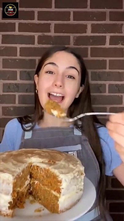 How To Make Carrot Cake With Cream Cheese Frosting | Food Crystal #Short 2