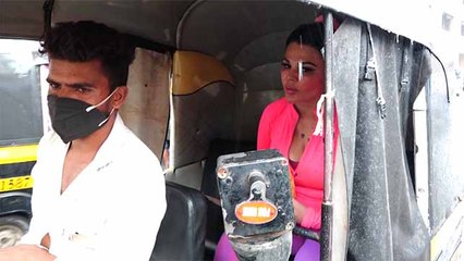 Drama Queen Rakhi Sawant भारी बारिश में ऑटो में पहुंचीं Gym | FilmiBeat