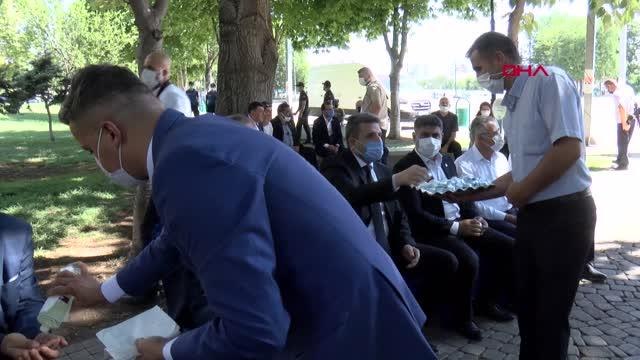 GAZİANTEP'TE PROTOKOL İLE VATANDAŞ BAYRAMLAŞTI