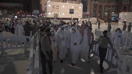 Kabe'nin örtüsü "Kisve-i Şerif" Kurban Bayramı arifesinde değiştirildi