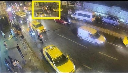 ŞİŞLİ'DE YOLCU ALDIĞI TURİSTLERİN PARALARINI ÇALAN TAKSİCİ YAKALANDI