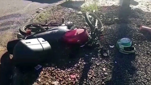 Criança de 12 anos e motociclista são atendidos pelo Siate após colisão na Avenida Corbélia