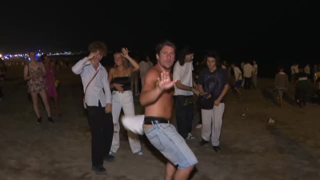 Fiestas y botellones a pesar de las restricciones