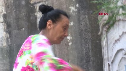 SARIYER'DE KOMŞUSU SOKAK ORTASINDA YERDE SÜRÜKLEYİP DİŞLERİNİ KIRDI