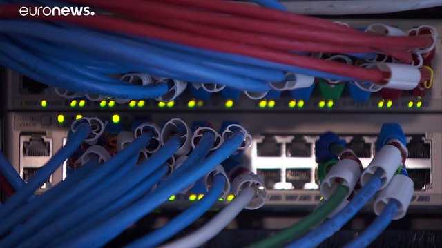 Искусственный интеллект помогает нанимать на работу и следить за ней