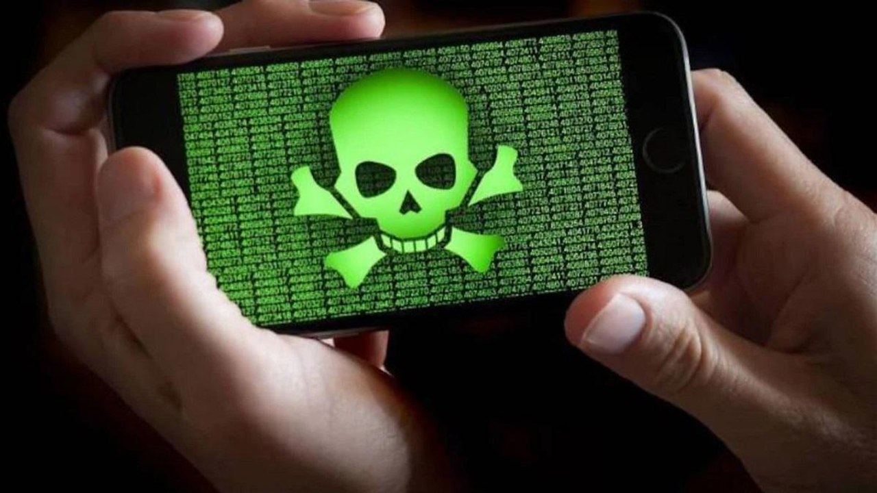 Opposition attacks government over phone hacking