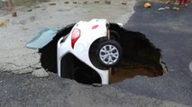 Delhi: Car swallowed up in a sinkhole in Dwarka