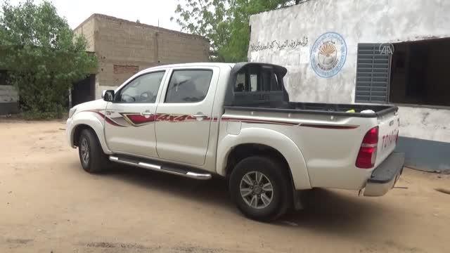 ENCEMİİNE - Help Yetim İnsani Yardım Organizasyonu Afrika'daki yetimlere bayramlık giysi hediye etti