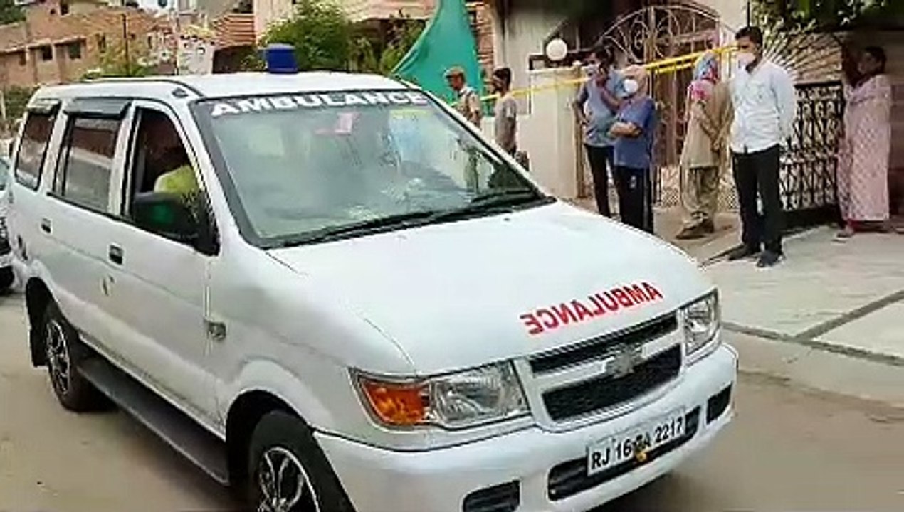 माता-पिता की सेवा के लिए शिक्षिका पुत्री ने शादी तक नहीं की थी