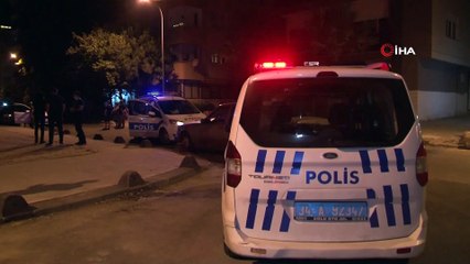 Kadıköy'de kundaklama: 2 araç kullanılamaz hale geldi