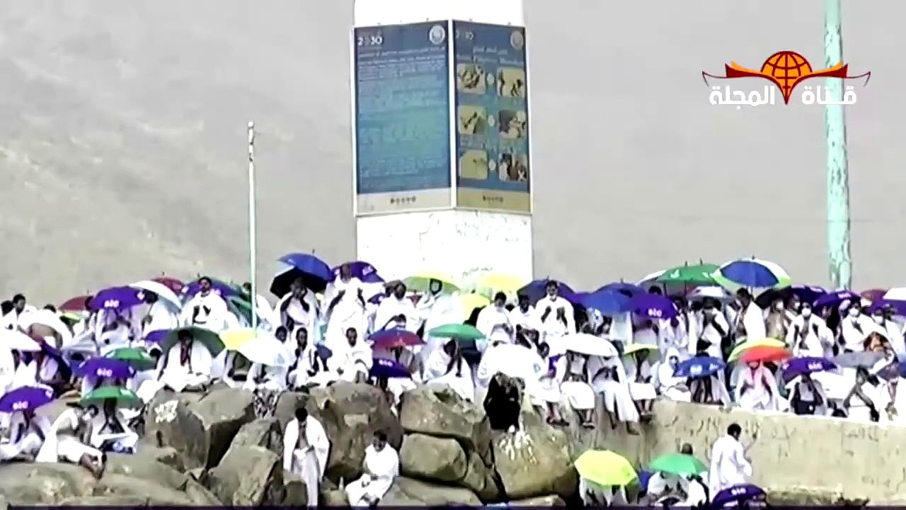 لحظات انسانية سجلت للحجاج من فوق جبل عرفات في حج هذا العام "يوم عرفة" - 9 ذي الحجه 1442 هـ