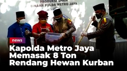 Kapolda Metro Jaya Memasak 8 Ton Rendang Hewan Kurban
