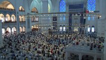 Çamlıca Cami'nde bayram namazı coşkusu