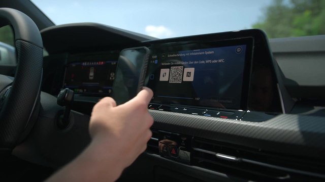 Auch im Innenraum ist der Volkswagen Golf R Variant ein echtes R-Modell