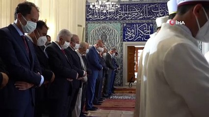 - Cumhurbaşkanı Erdoğan, Bayram namazını KKTC'de kıldı