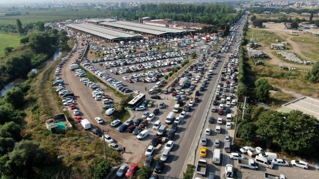 Oto pazarı değil, kurban pazarı