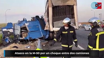 Atasco en la M-50 por un choque entre dos camiones