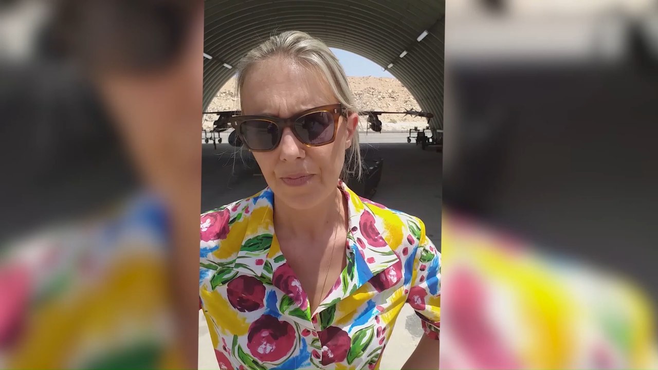 La ministre Ludivine Dedonder rend visites aux troupes belges de l'Operation Desert Falcon