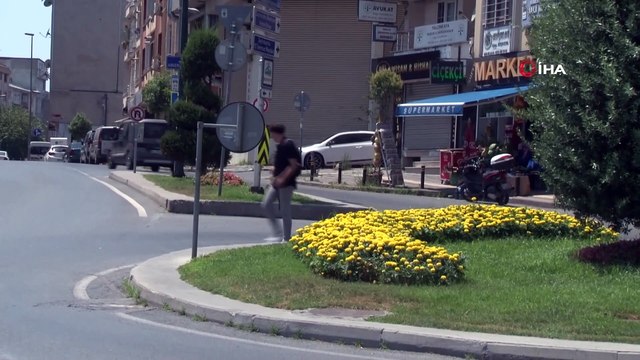 Kuyruğundan tuttuğu dananın peşinden böyle sürüklendi