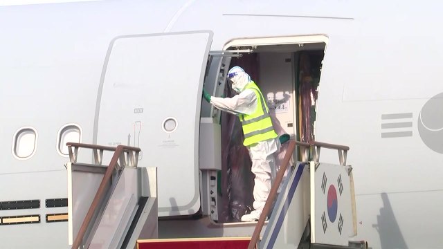 '집단감염' 청해부대원 301명 전원 귀국...치료센터 등에 분산·격리 / YTN