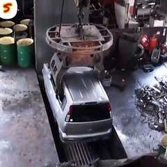 شاهد كيف يتخلصون من السيارات