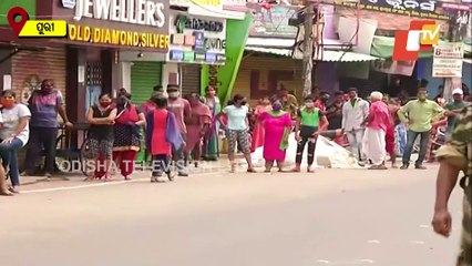 Locals Of Puri Gather In Front Of Their Houses To Get A Glimpse Of Bahuda Jatra