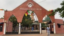 Kamerun'da Müslümanlar bayram namazı için camileri doldurdu