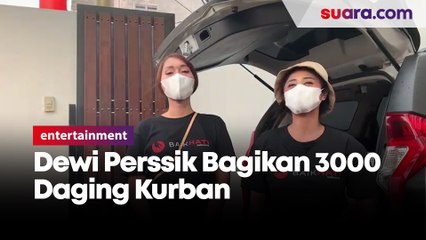 Bersama Lucinta Luna, Dewi Perssik Bagikan 3000 Paket Sembako dan Daging Kurban