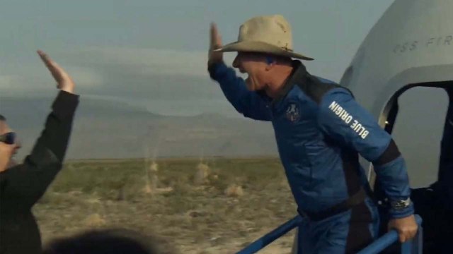 Revivez le vol spatial de Jeff Bezos à bord de Blue Origin, en intégralité