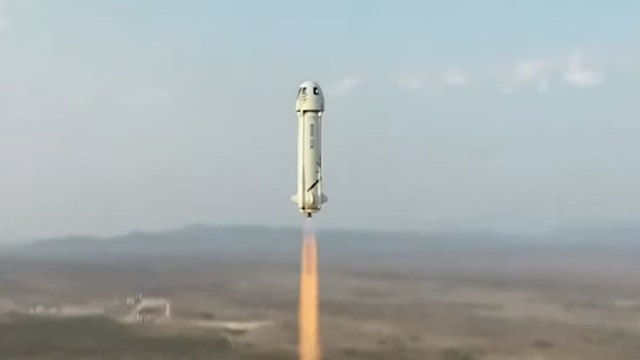 Premier vol spatial réussi pour Jeff Bezos, « abasourdi » par « la beauté et la fragilité » de la Terre