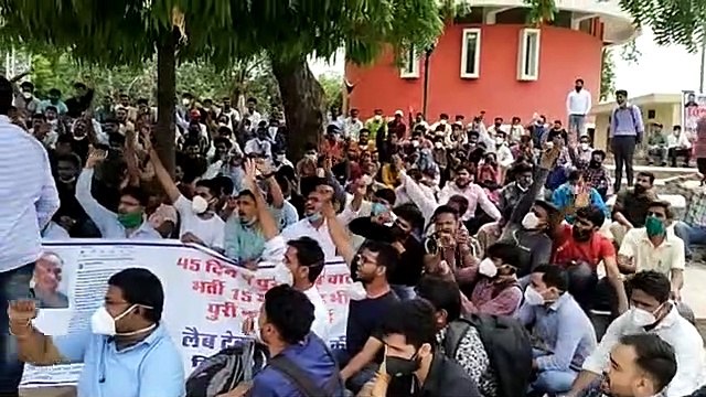 आश्वासन के बाद धरना किया समाप्त