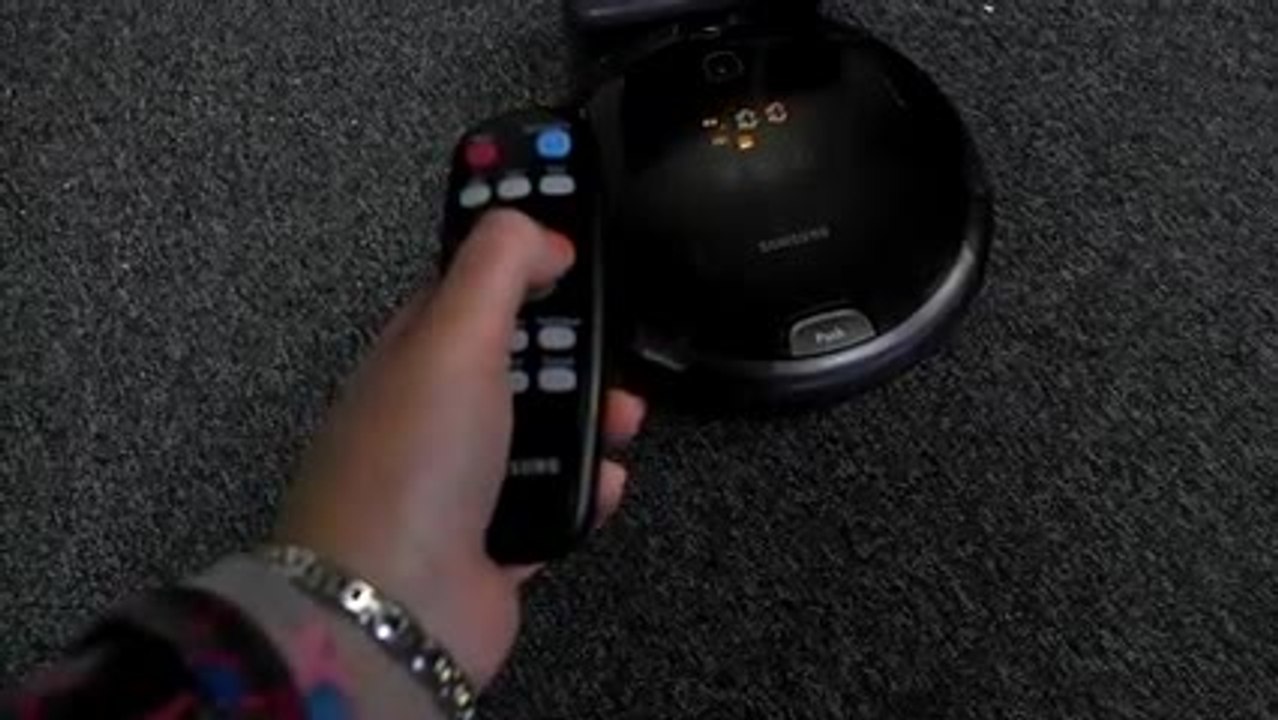 Les Numériques : Aspirateur-robot Samsung Corner Clean SR10F71 programmation