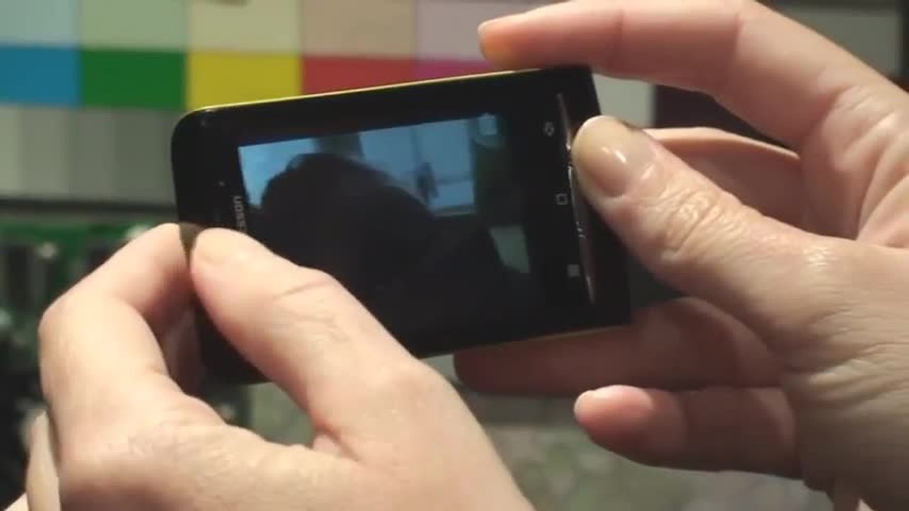 Sony Ericsson X6 Mini - LesNumeriques / DigitalVersus