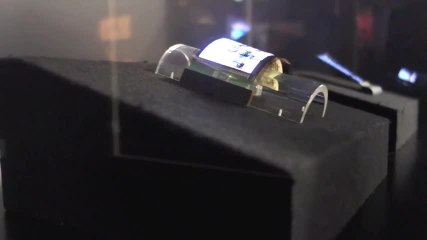 CES 2013 Sharp écran flexible 3,4"