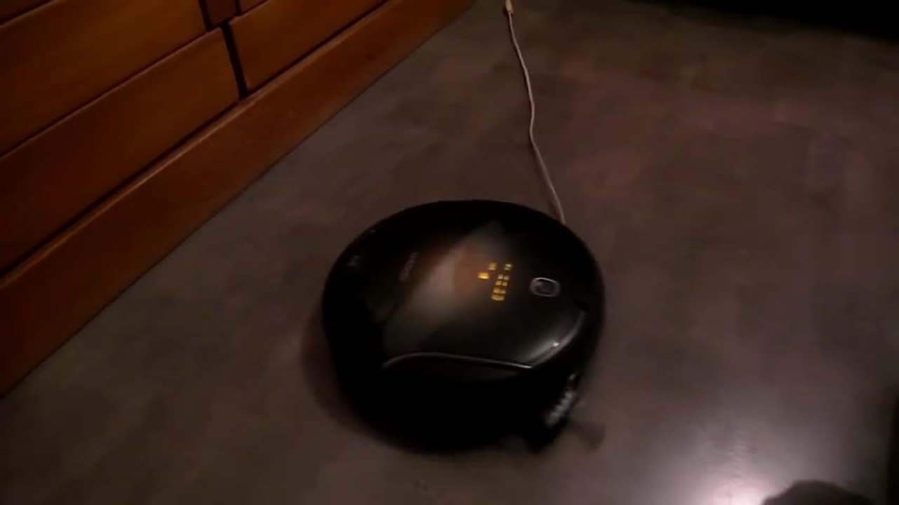 Les Numériques : aspirateur-robot Samsung Corne...