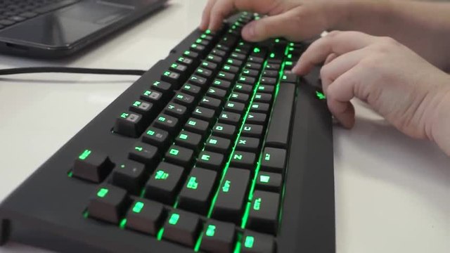 Les Numériques : Clavier Razer Blackwidow Ultimate Stealth 2014