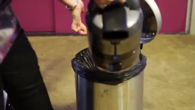 Les Numériques : Aspirateurs sans sac Rowenta vs Samsung vs Dyson: La vidange