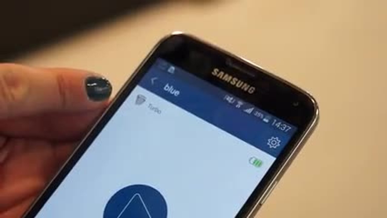 Les Numériques : IFA - 2015 Neato BotVac Connected