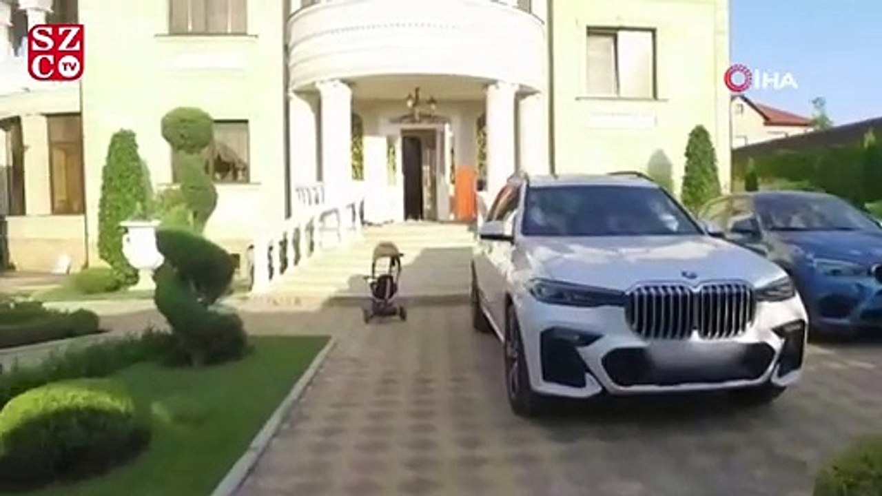 Rus trafik polisinin evinden altın kaplama tuvalet çıktı