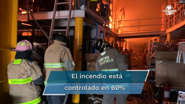 Se incendia mueblería en avenida Gustavo Baz
