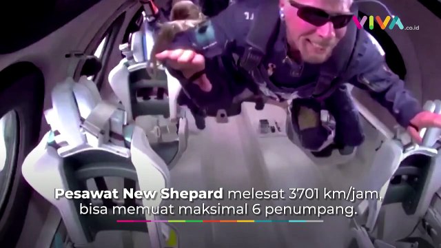 Roket Penis Bawa Jeff Bezos Terbang ke Luar Angkasa