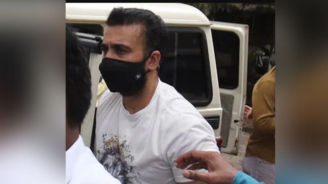 Raj Kundra का Lockdown में तेजी से बढ़ा Business, 6-8 Lakh थी Daily की Earning । Boldsky