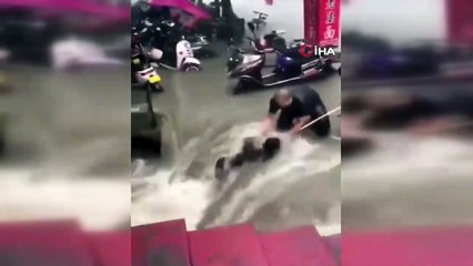 Çin'de sel: En az 12 kişi hayatını kaybetti