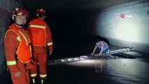- Çin’de sel felaketi: 12 ölü- Yüzlerce kişi metro tünelinde mahsur kaldı, sele kapılan bir kadın son anda kurtarıldı