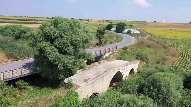 TEKİRDAĞ - Günümüze 3 kemeri ulaşan tarihi Karapürçek Köprüsü ilgi görüyor