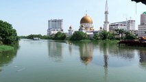 KUALA LUMPUR - Malezya'nın en kirli nehri Klang, uluslararası kuruluşların desteğiyle temizleniyor