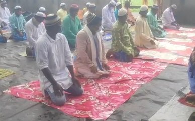 অতিমারী অবহে সরকারি ও স্বাস্থ্যবিধি মেনে ঈদুজ্জোহা উদযাপন | OneindiaBengali